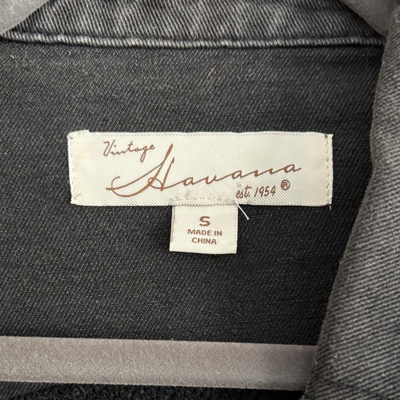 Vintage Black Denim Jacket with Stud Accents - Picture 2 of 4